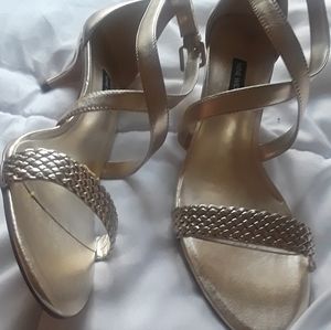 Nine West leather kitten heels